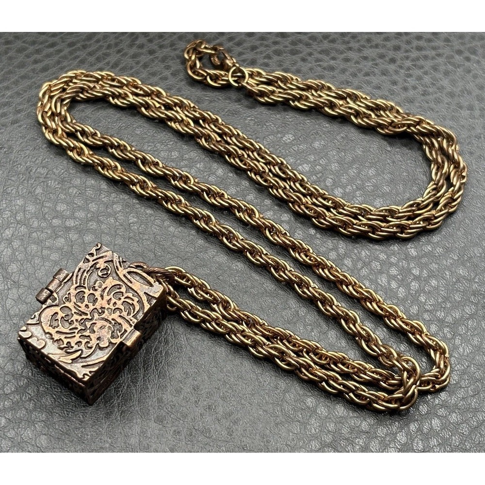 VTG Ornate Filigree Locket Box Interior Key Copper Tone Pendant Necklace 32"